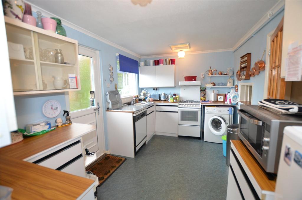 Selby Rise, Uckfield, East Sussex, TN22 3 bed semidetached house £
