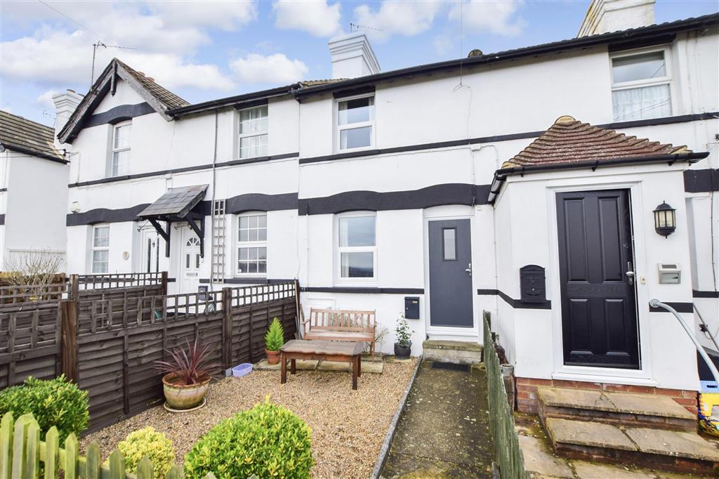 Rochester Road, Burham, Rochester, Kent 2 bed terraced house £250,000