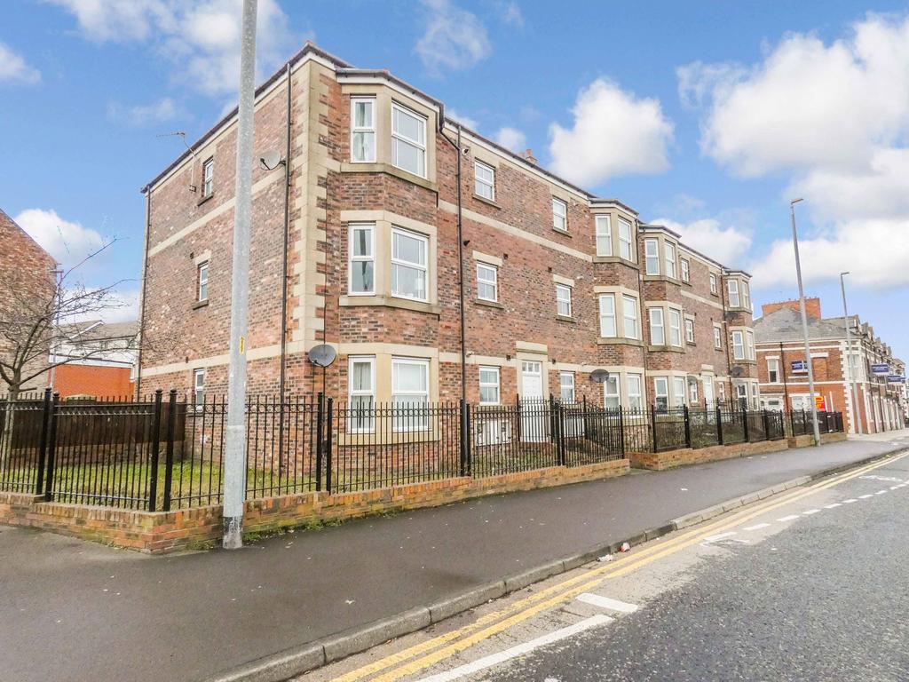 Durham Road, Gateshead, Tyne and Wear, NE8 4EJ 2 bed flat £110,000