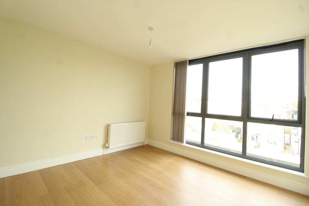 Stainforth Road, Walthamstow, E17 9RD 1 bed flat £1,300 pcm (£300 pw)