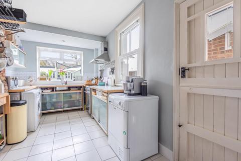 19 Elliott Road, Bromley, BR2 9NT