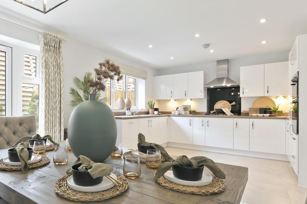 Stane Street, Pulborough, RH20 4 bed terraced house £380,000
