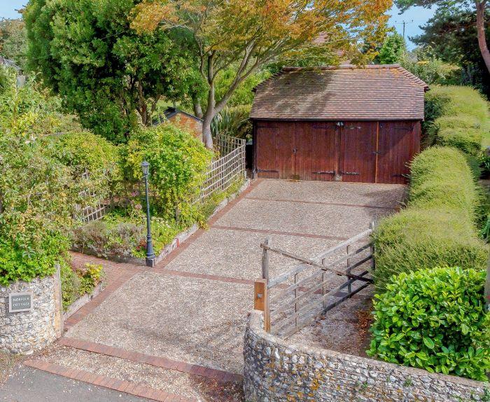 Garages &amp; Parking
