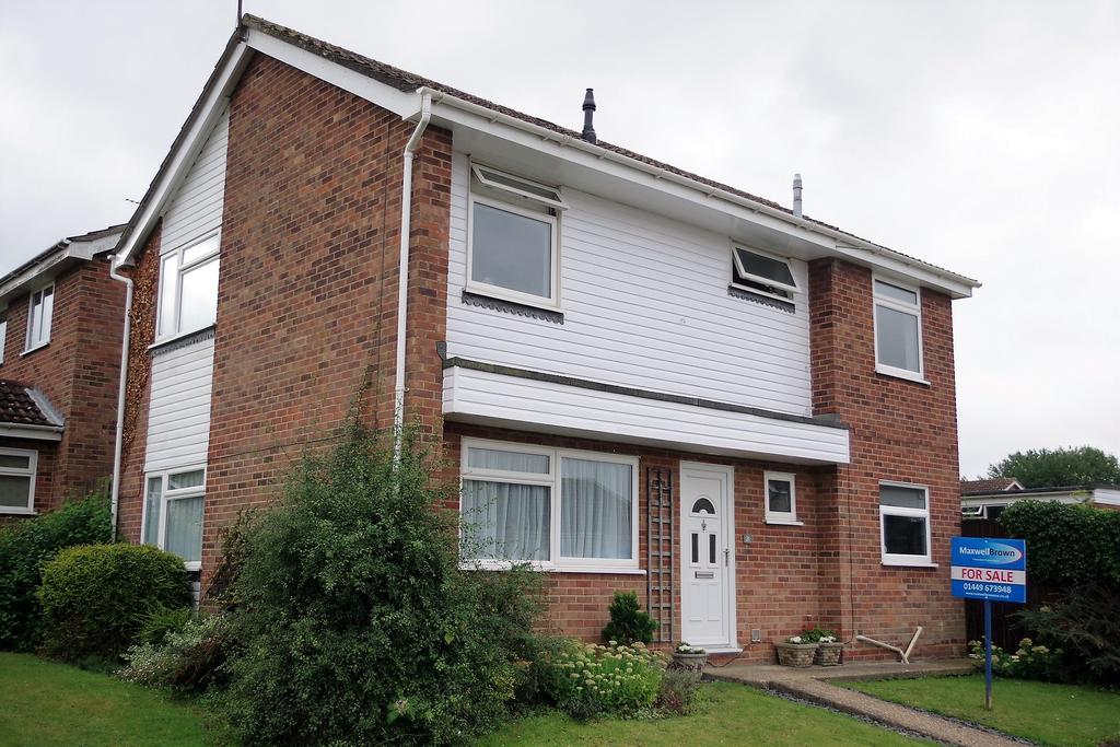 Britten Avenue, Stowmarket 4 bed detached house £289,950