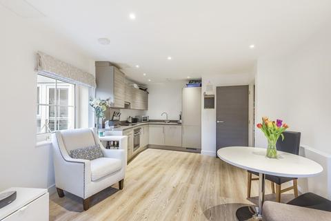 16, Tanner House Flambard Way, Godalming, GU7 1FJ