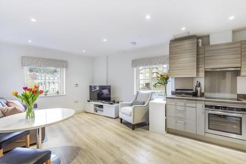 16, Tanner House Flambard Way, Godalming, GU7 1FJ