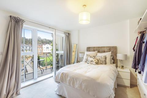16, Tanner House Flambard Way, Godalming, GU7 1FJ