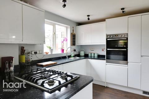 25 Arley Close, Swindon, SN25 4TP