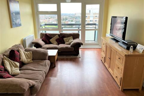 52, Victoria House Durham Avenue, Romford, RM2 6JL