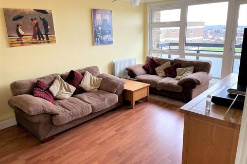 52, Victoria House Durham Avenue, Romford, RM2 6JL