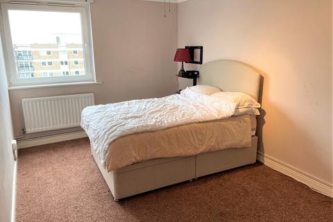 52, Victoria House Durham Avenue, Romford, RM2 6JL