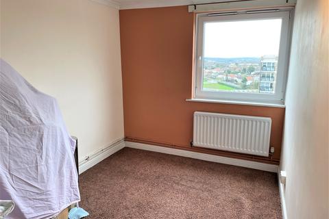 52, Victoria House Durham Avenue, Romford, RM2 6JL