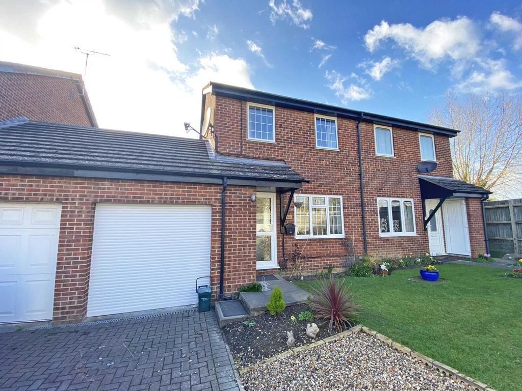 Fir Tree Avenue, Wallingford 4 bed semidetached house £400,000