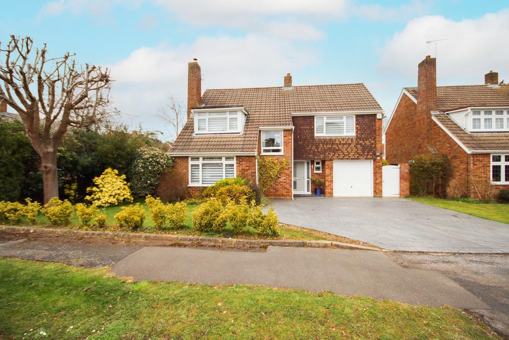 Thames Crescent, Maidenhead 5 bed property £900,000