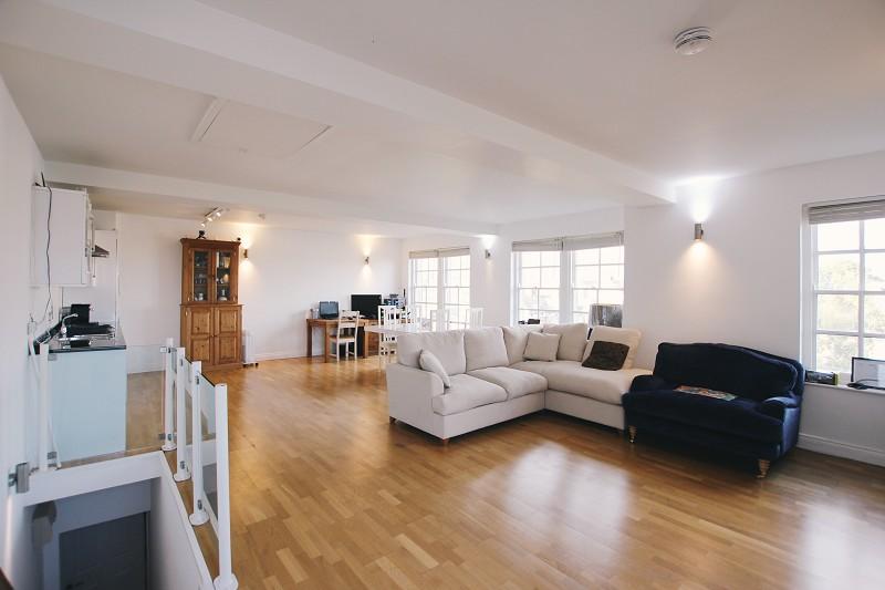 Croft Hall Croft Road, Hastings, East Sussex. TN34 3BF 2 bed penthouse