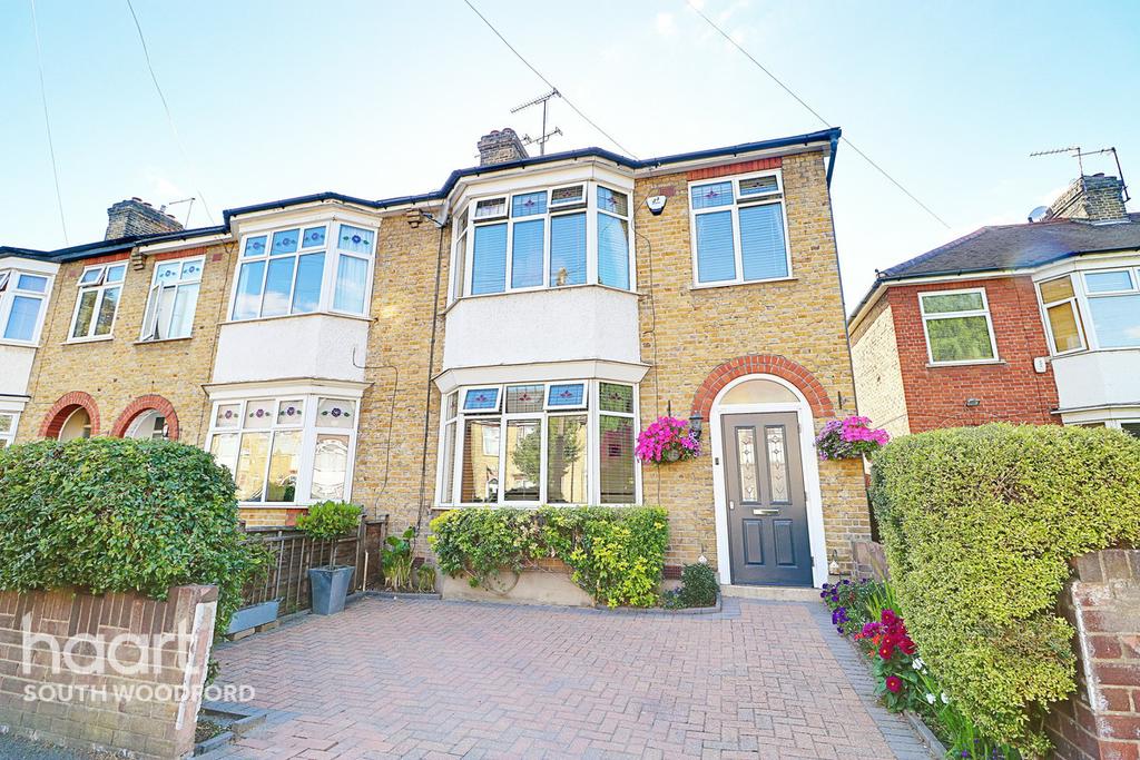 Thornwood Close, South Woodford, London, E18 4 bed end of terrace house