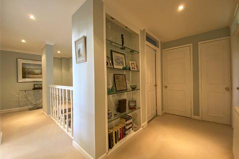 37 Admirals Walk, Bournemouth, BH2 5HG