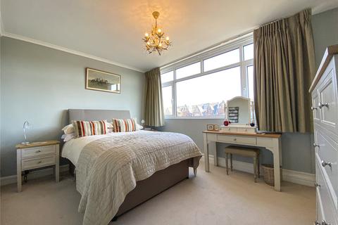 37 Admirals Walk, Bournemouth, BH2 5HG