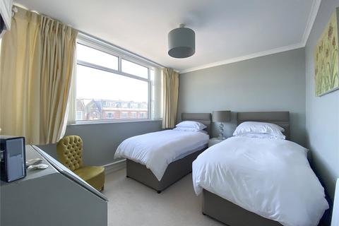 37 Admirals Walk, Bournemouth, BH2 5HG