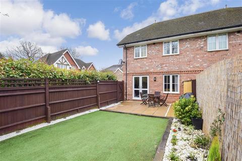 2 Limes Close, Leatherhead, KT22 7EJ