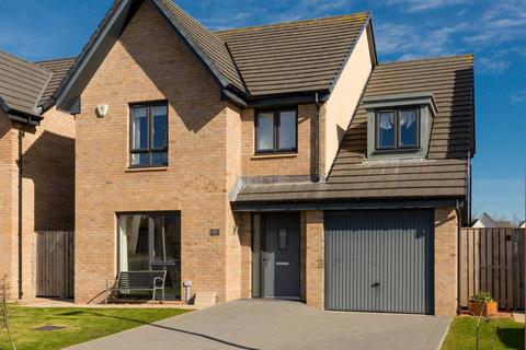 15 Hewlett Way, South Queensferry, EH30 9AA