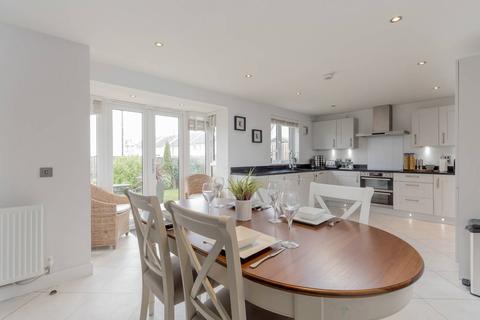 15 Hewlett Way, South Queensferry, EH30 9AA