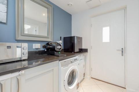 15 Hewlett Way, South Queensferry, EH30 9AA