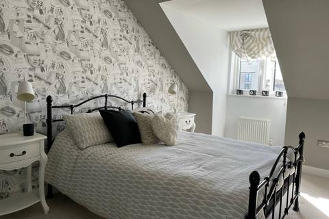 15 Hewlett Way, South Queensferry, EH30 9AA