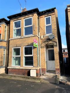 3 bedroom end of terrace house to rent, 22 Goddard Avenue, Hull HU5