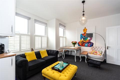 3 bedroom apartment for sale, Beaumont Avenue, Richmond, TW9