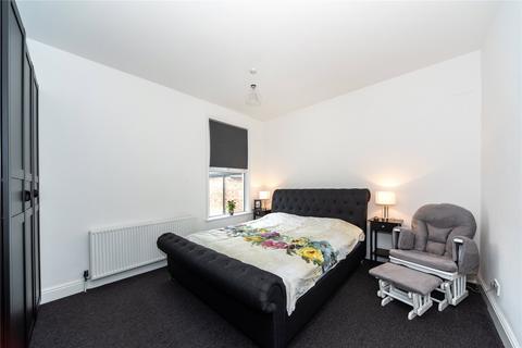 3 bedroom apartment for sale, Beaumont Avenue, Richmond, TW9