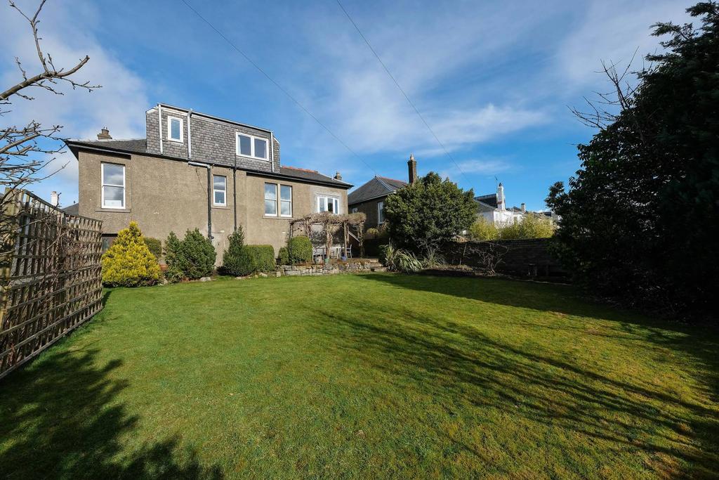 45 Hillview Terrace, EDINBURGH... 4 bed detached bungalow £575,000