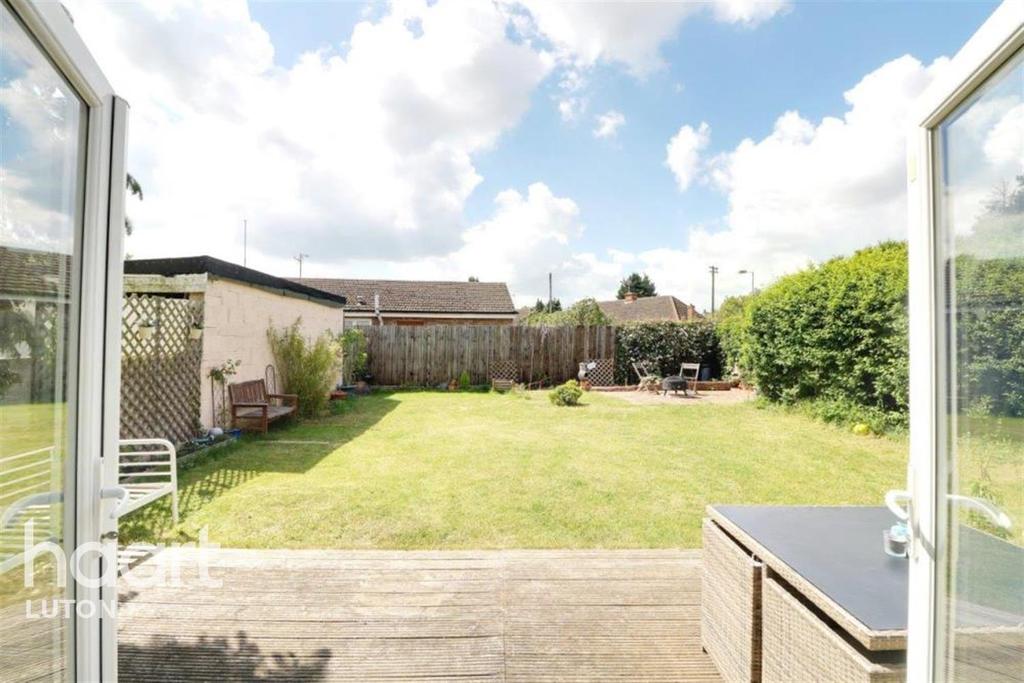 Toddington Road, Luton 4 bed detached house £1,400 pcm (£323 pw)