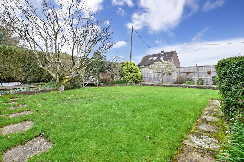 Nether Lane, Nutley, Uckfield, East Sussex 3 bed detached bungalow £