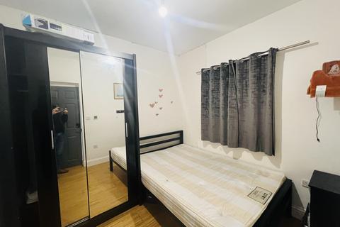 undefined, Park Avenue, Barking IG11