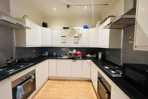 8 bedroom house share to rent, Park Avenue, Barking IG11