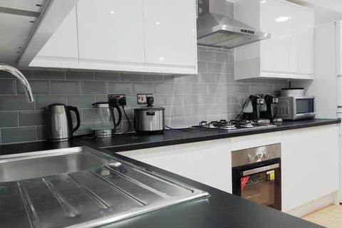 6 bedroom house share to rent - Cecil Avenue, Barking  IG11