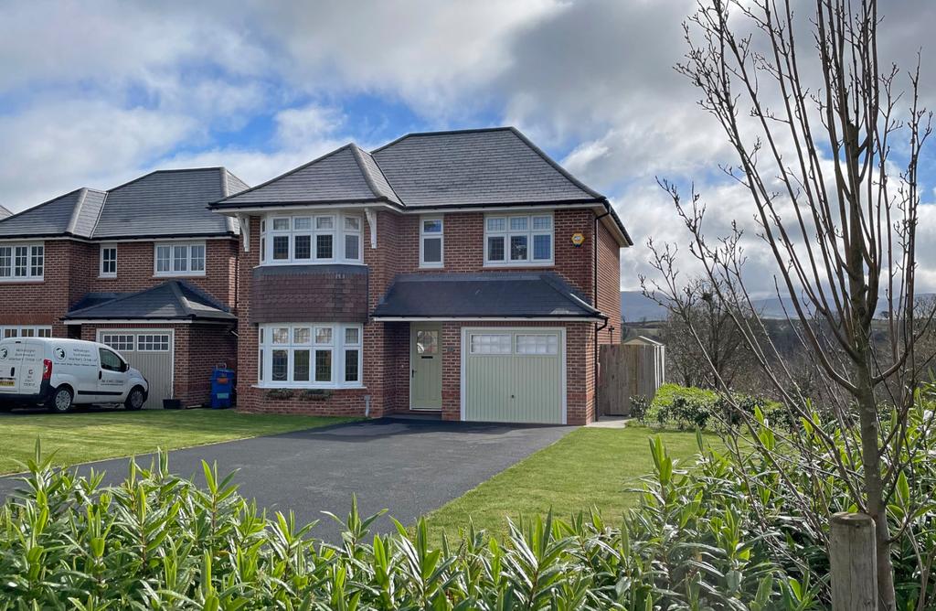 Bron Gwynedd, Penrhosgarnedd, Bangor... 4 bed detached house £330,000