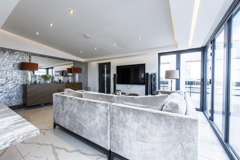 2 bedroom flat for sale - PENTHOUSE - The Water Gardens, London.