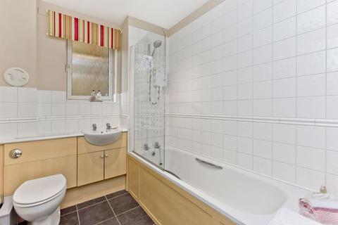2/3 Dryden Gait, Edinburgh, EH7 4QR
