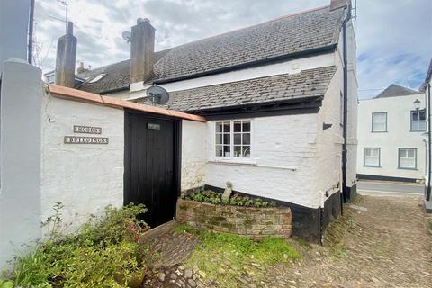 undefined, Hoods Buildings, Fore Street, Topsham