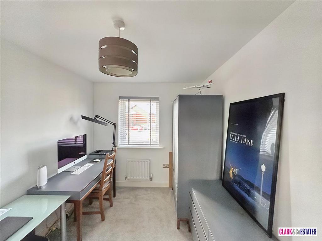 Bedroom/Study