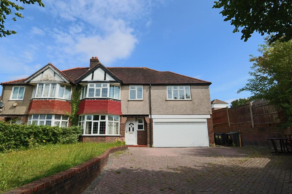 Marlpit Lane, Coulsdon 5 bed semidetached house £650,000