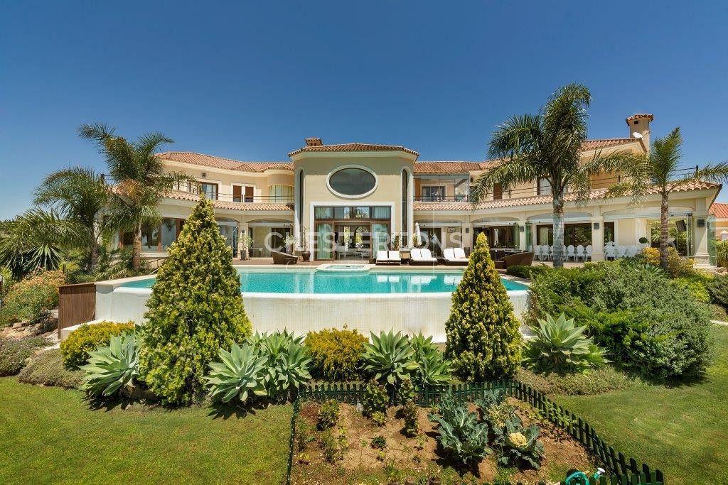 Sotogrande, Cadiz, Province of Cadiz, Spain 6 bed house £5,590,437