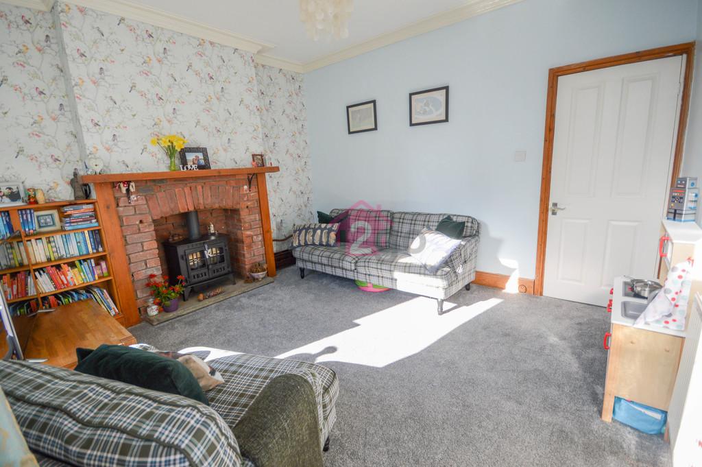 Manchester Road, Deepcar, Sheffield, S36 4 bed end of terrace house £180,000