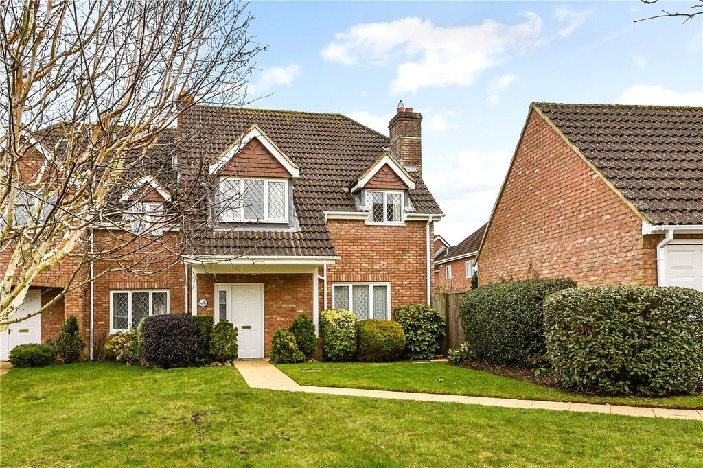 Marden Way, Petersfield, Hampshire, GU31 3 bed house £650,000