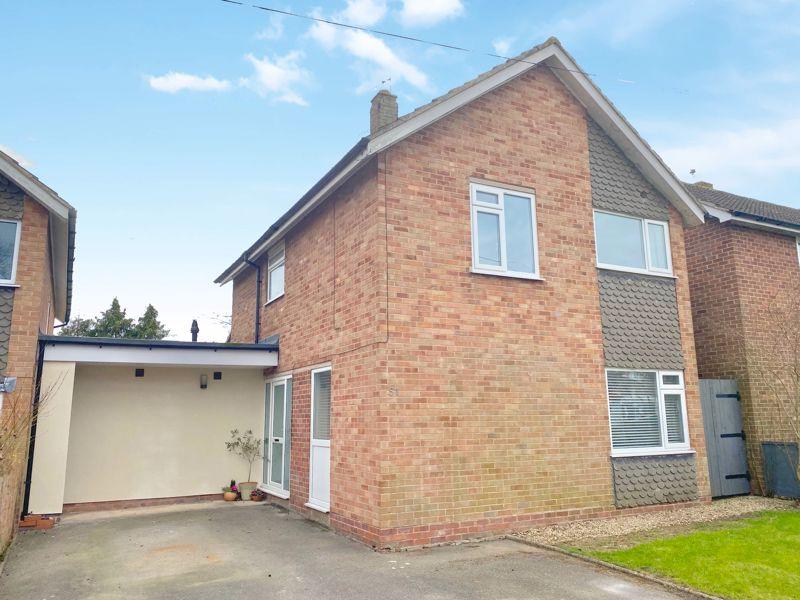 Drayton Avenue, StratfordUponAvon 4 bed detached house £365,000