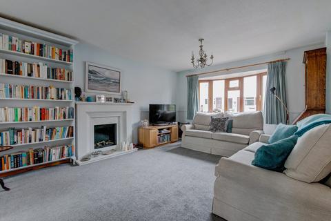 18 Avenue Road, Astwood Bank, Redditch, B96 6AU