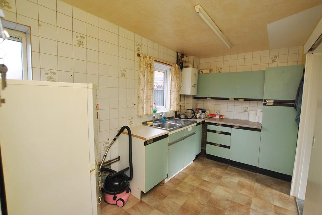Jubilee Avenue, Donnington, Telford... 2 bed semidetached house £110,000