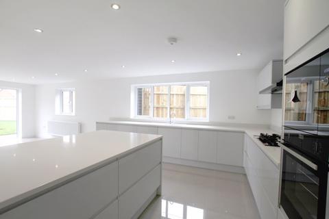 7, Manor View Lower Road, Temple Ewell, Dover, CT16 3PU